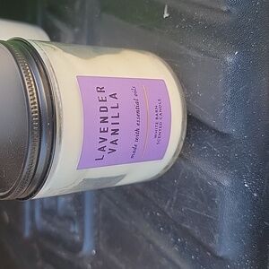 White Barn Lavender Vanilla Scented Candle